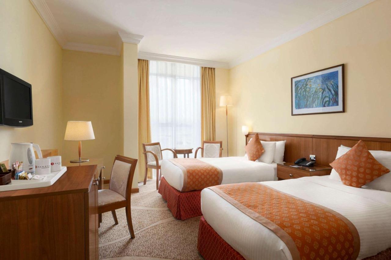 Ramada By Wyndham Continental Jeddah Hotel Kültér fotó
