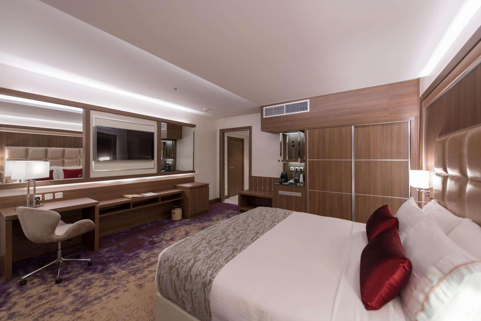 Ramada By Wyndham Continental Jeddah Hotel Kültér fotó