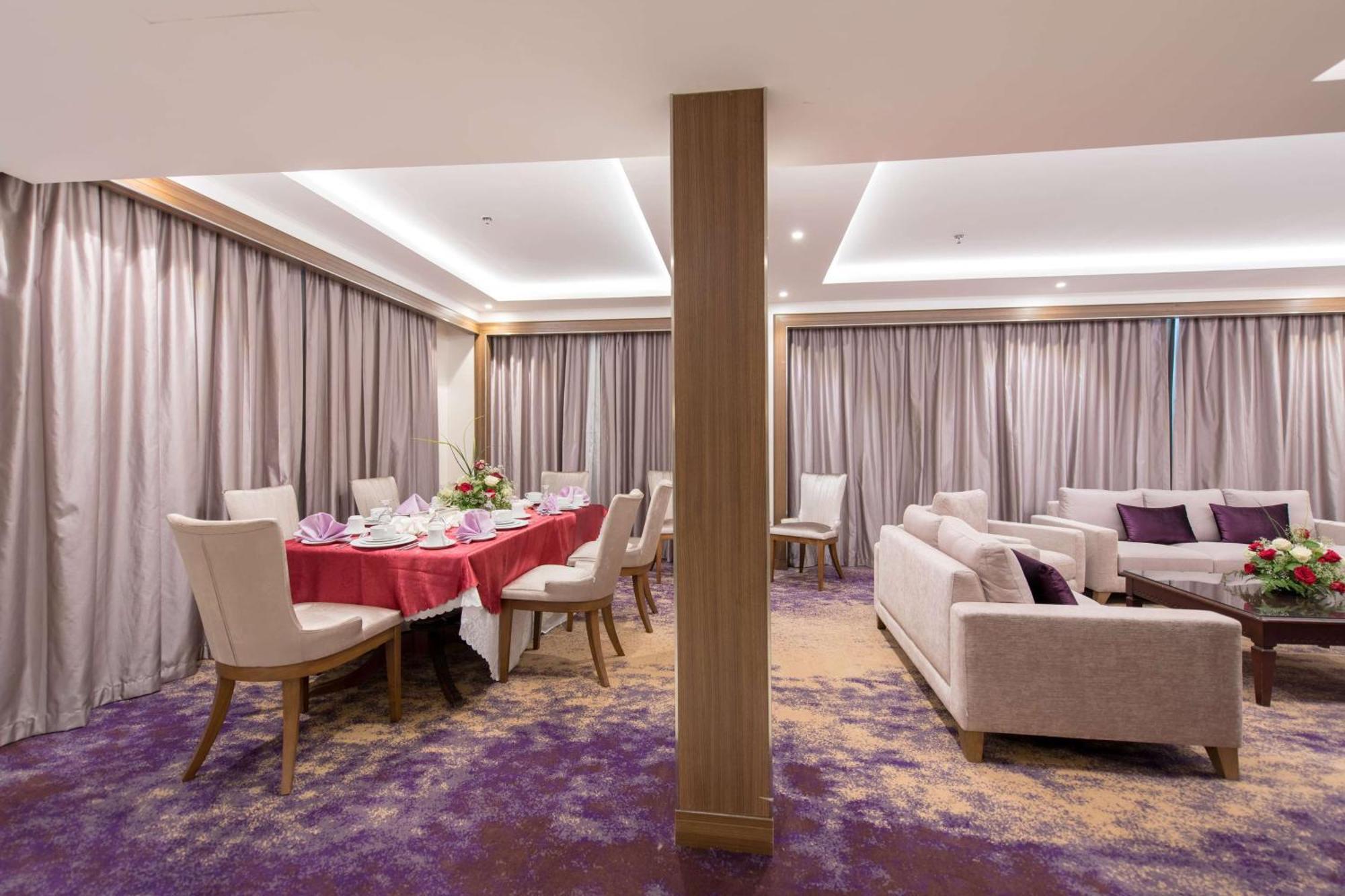 Ramada By Wyndham Continental Jeddah Hotel Kültér fotó