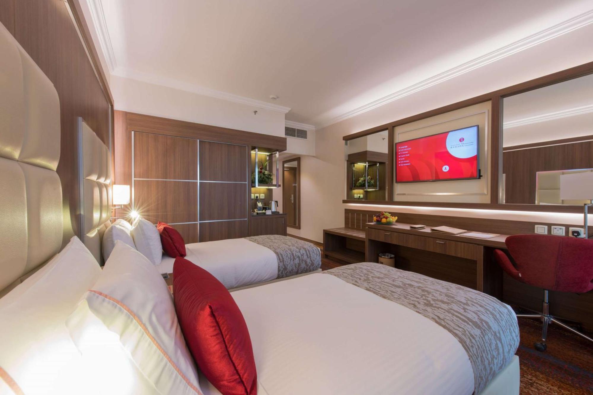 Ramada By Wyndham Continental Jeddah Hotel Kültér fotó