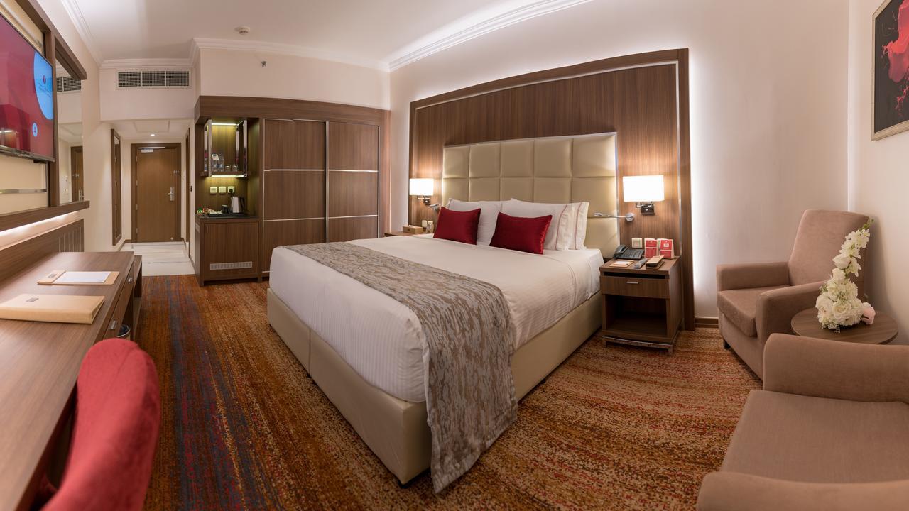 Ramada By Wyndham Continental Jeddah Hotel Kültér fotó