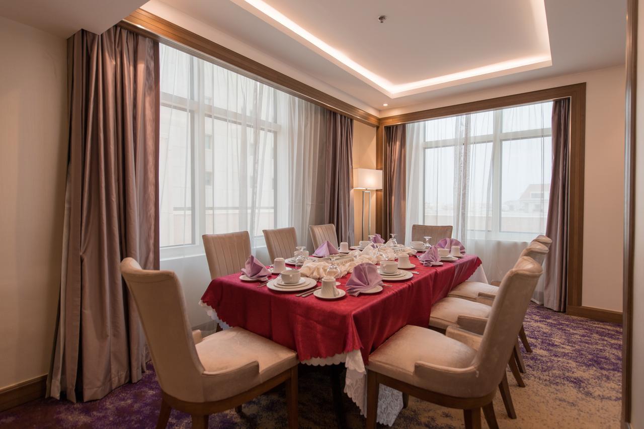 Ramada By Wyndham Continental Jeddah Hotel Kültér fotó