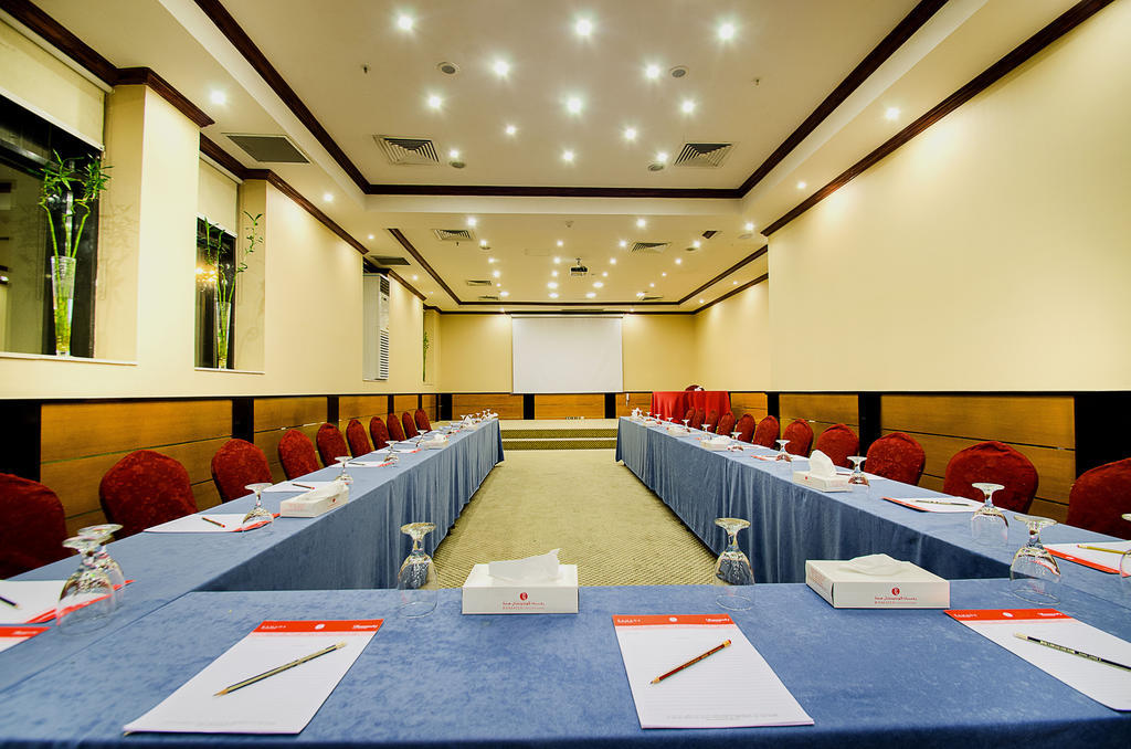 Ramada By Wyndham Continental Jeddah Hotel Kültér fotó
