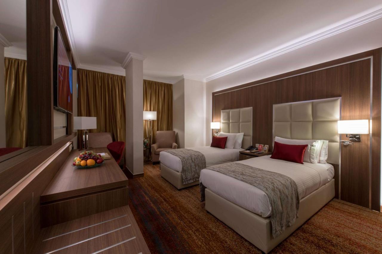 Ramada By Wyndham Continental Jeddah Hotel Kültér fotó