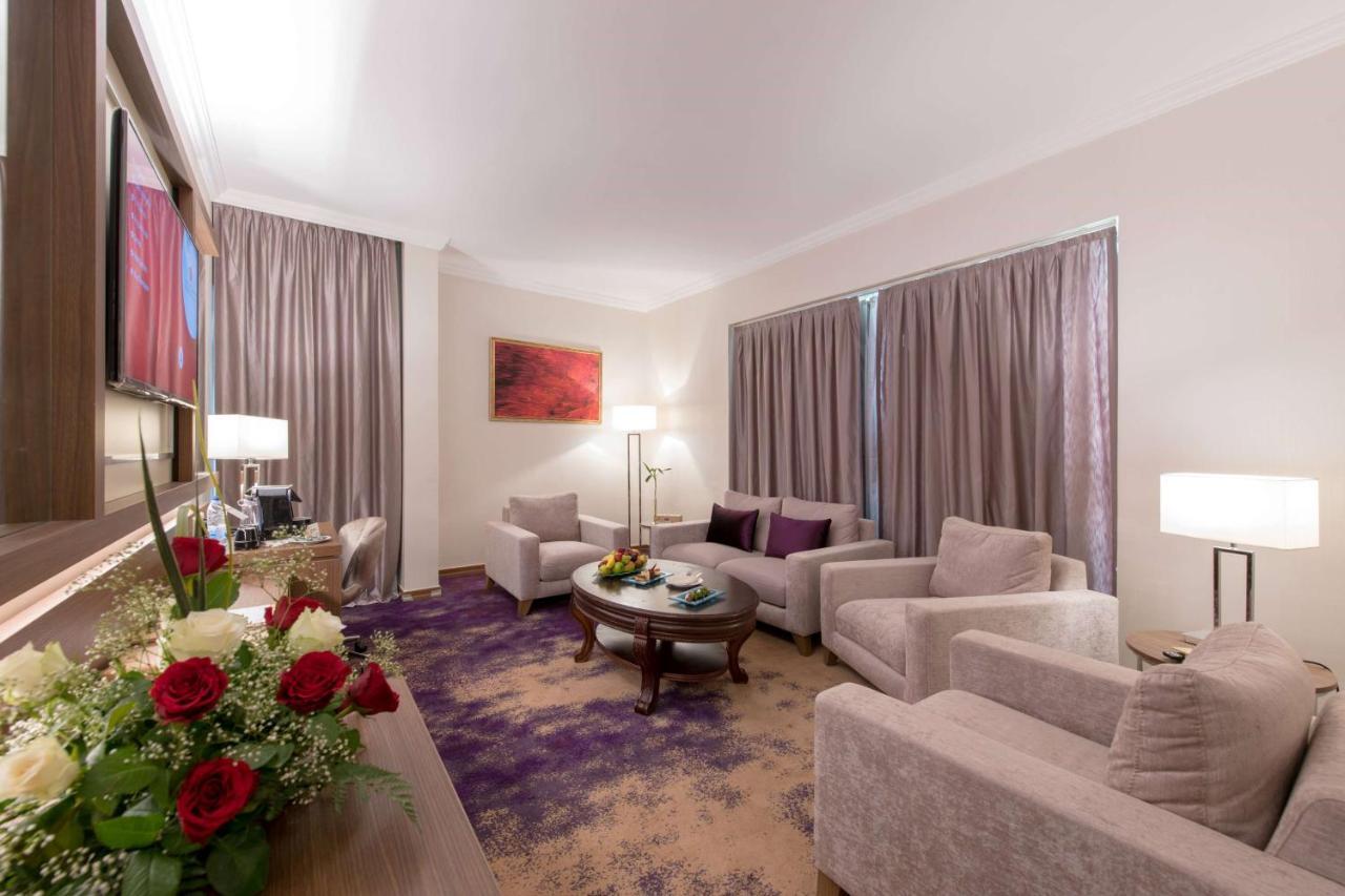 Ramada By Wyndham Continental Jeddah Hotel Kültér fotó