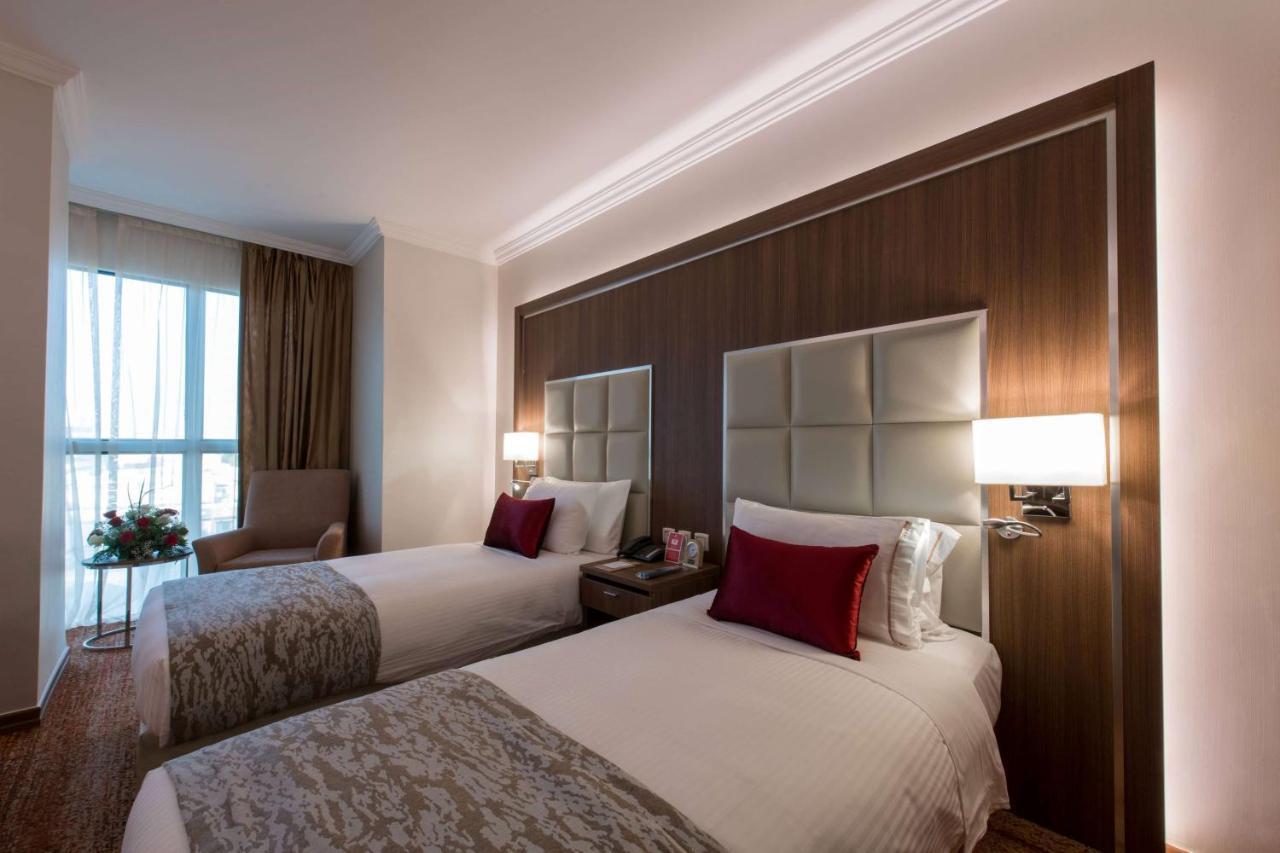 Ramada By Wyndham Continental Jeddah Hotel Kültér fotó