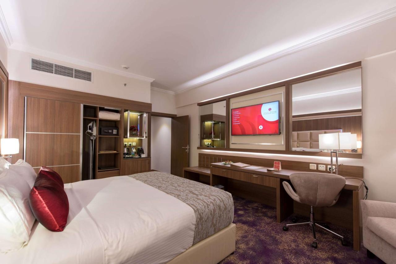 Ramada By Wyndham Continental Jeddah Hotel Kültér fotó